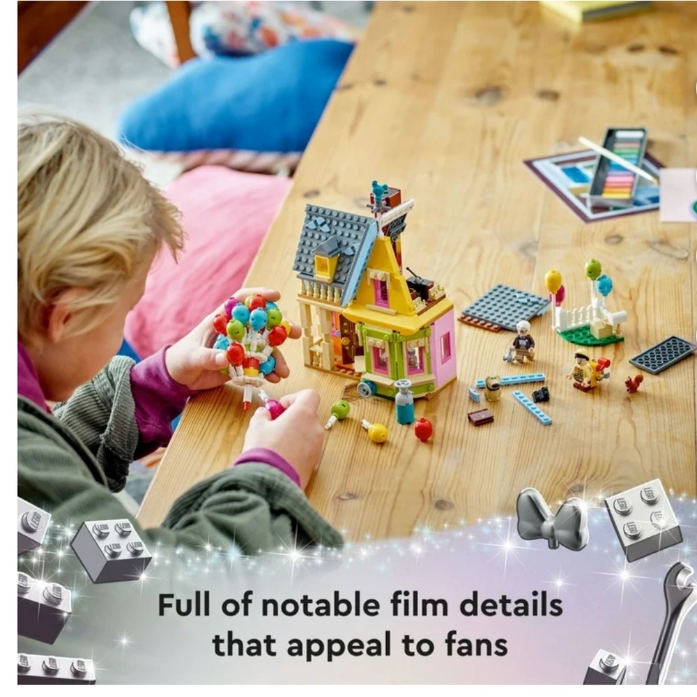 Disney Lego Up House 598 Pieces Toys & Games - Picture 3 of 5